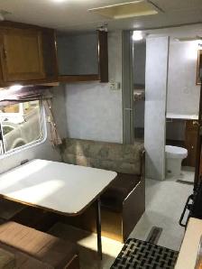 2000 27’ Fleetwood Prowler RV Trailer Northwest Edition - Photo 7
