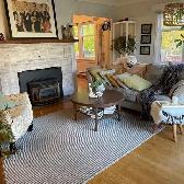 Bright room for rent in beautiful James Bay, Victoria - Photo 4