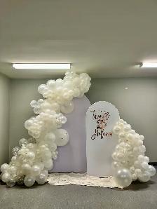 Balloon decor backdrop - Photo 2