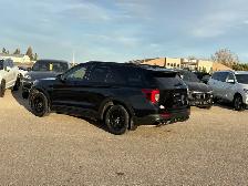 2021 Ford Explorer ST AWD - Photo 3