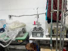 Many Industrial sewing machines and equipment/ Machine à coudre - Photo 3