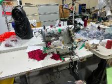 Many Industrial sewing machines and equipment/ Machine à coudre - Photo 4