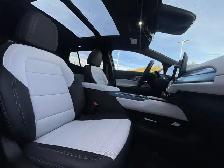 2025 Chevrolet Equinox EV LT - Photo 29