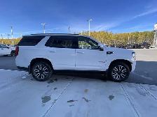 2024 GMC Yukon AT4 - Photo 10