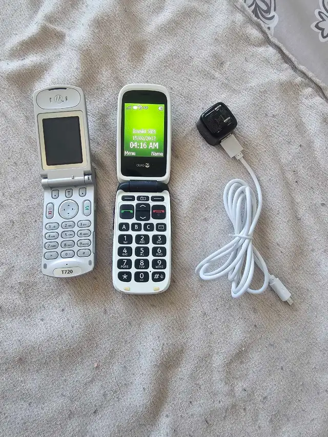 Motorola T720 and Doro Flip Phone Bundle