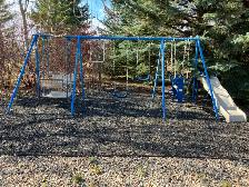 For Sale: Swing Set