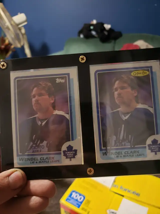 Massive hockey baseball card collection