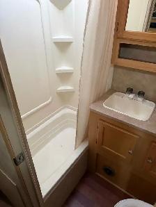Travel Trailer - Photo 7