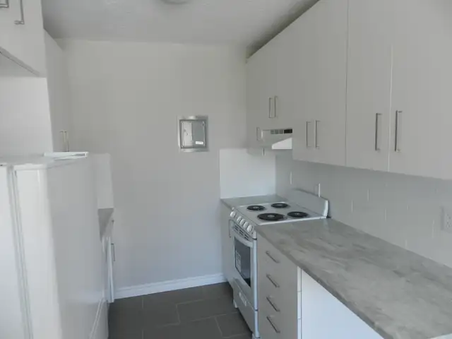 BACHELOR APARTMENT AVAILABLE – 7 RUFUS AVENUE