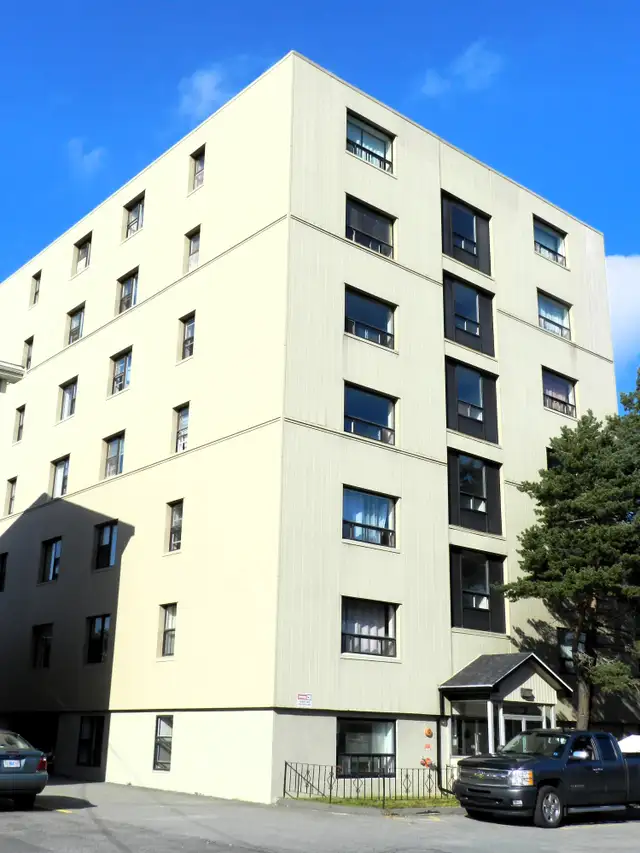 NEWLY RENOVATED ONE BEDROOM APARTMENT IN FAIRVIEW - 49 MELROSE A