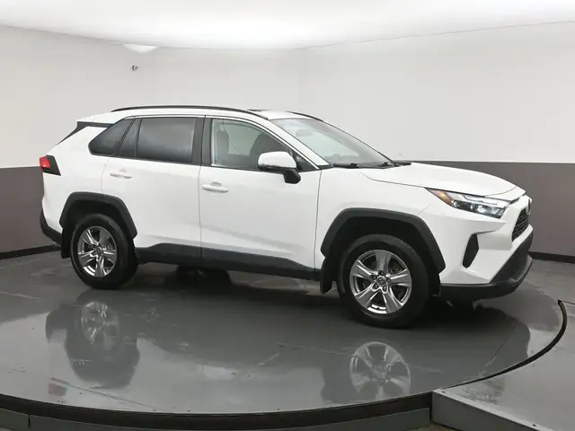 2024 Toyota RAV4 XLE AWD | HEATED SEATS | APPLE CARPLAY | CRUISE