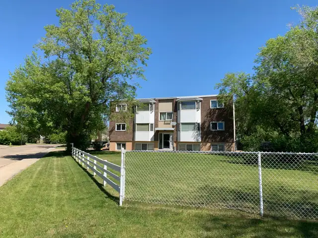 1 Bedroom Apartments Across from Red Deer River