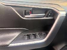 2025 Toyota RAV4 Hybrid XLE AWD PREMIUM, LEATHER, SUNROOF - Photo 11