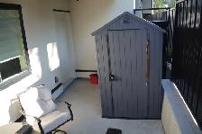 Brand-New Ground-Level 2 Bedroom   Den / 2 Bathroom Suite in - Photo 12