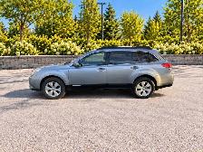2011 SUBARU Outback 2.5i Limited - Photo 2