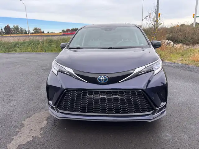 2021 Toyota Sienna LE 8-Passenger FWD