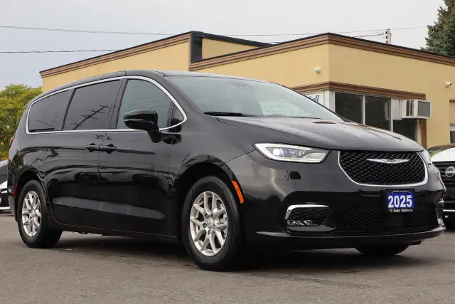 2025 Chrysler Pacifica Select FWD