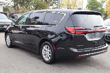 2025 Chrysler Pacifica Select FWD - Photo 4