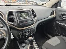 2016 Jeep Cherokee - Photo 12