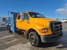 2010 Ford F650 - Photo 3