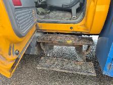 2010 Ford F650 - Photo 22
