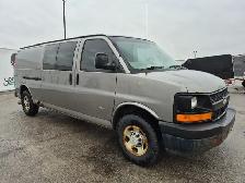 2009 Chevrolet Express - Photo 3