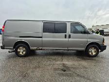 2009 Chevrolet Express - Photo 4