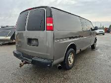 2009 Chevrolet Express - Photo 5