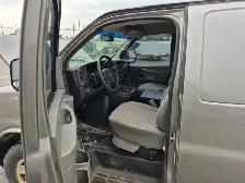 2009 Chevrolet Express - Photo 10