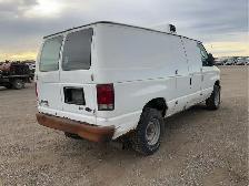 2013 Ford E-Series - Photo 4
