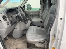 2013 Ford E-Series - Photo 13