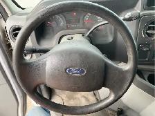 2013 Ford E-Series - Photo 17