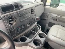 2013 Ford E-Series - Photo 19
