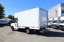 2025 GMC SAVANA 3500 CUBE 12 PIEDS   DECK / CAMION NEUF / 55 KM - Photo 6
