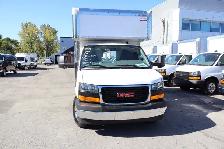 2025 GMC SAVANA 3500 CUBE 12 PIEDS   DECK / CAMION NEUF / 55 KM - Photo 8
