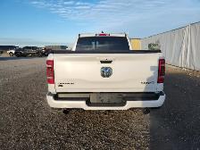 2022 Ram 1500 Crew Cab 4x4 - Photo 6