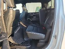 2022 Ram 1500 Crew Cab 4x4 - Photo 14