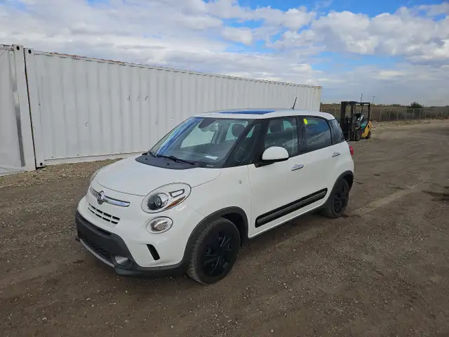 2015 FIAT 500L