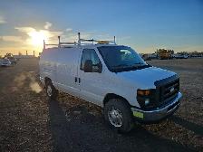 2014 Ford E-Series - Photo 2