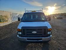 2014 Ford E-Series - Photo 8