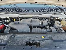 2014 Ford E-Series - Photo 25