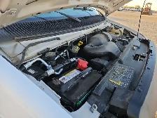 2014 Ford E-Series - Photo 26