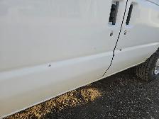 2014 Ford E-Series - Photo 29