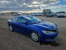 2015 Chrysler 200 - Photo 2