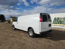 2011 GMC Savana - Photo 3