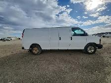 2011 GMC Savana - Photo 7