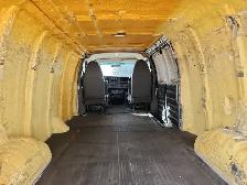 2011 GMC Savana - Photo 17