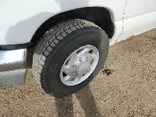 2003 Ford E-350 SD - Photo 9