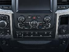 2015 Ram 1500 OUTDOORSMAN RUNNING BOARDS/ CREW CAB 4X4 - Photo 10
