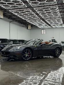 FERRARI CALIFORNIA 2010 — V8 DÉCAPOTABLE — 64,650 KM - Photo 2